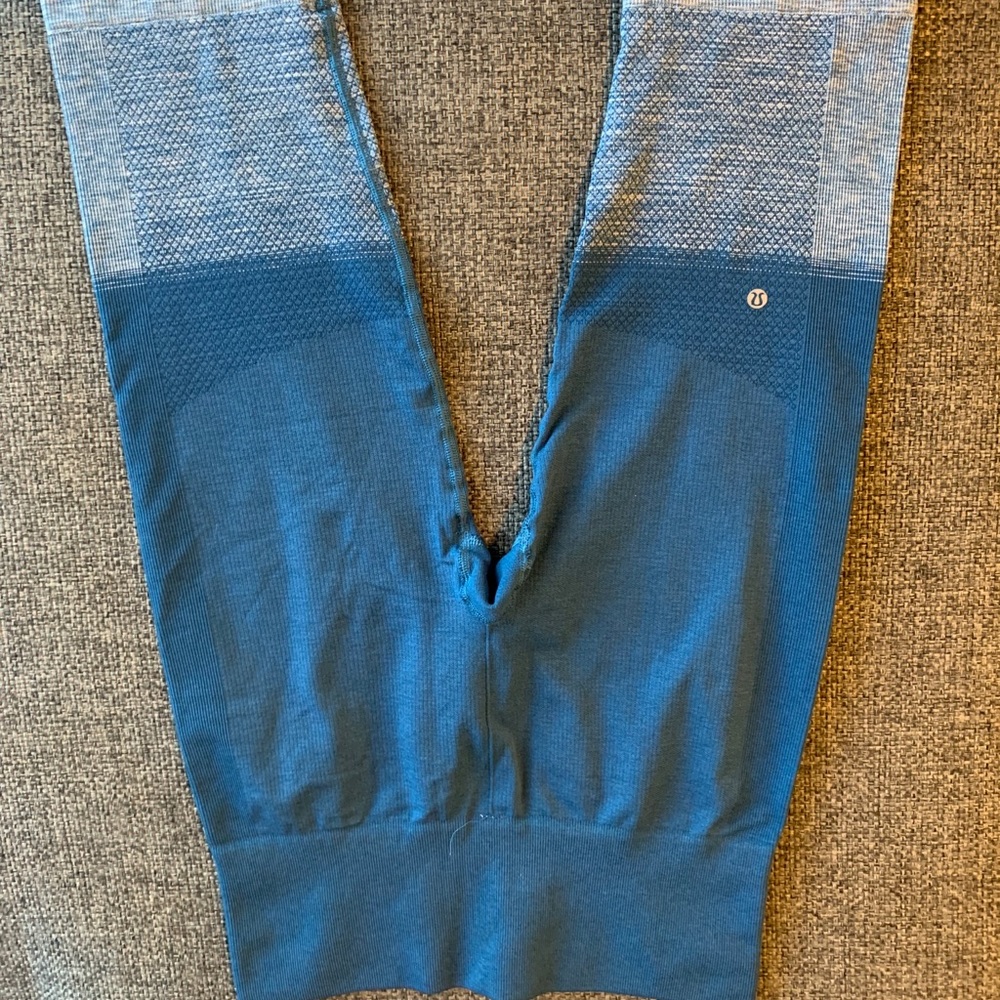 Lululemon limited blue knit legging